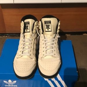Adidas Men Shoes Size 10!